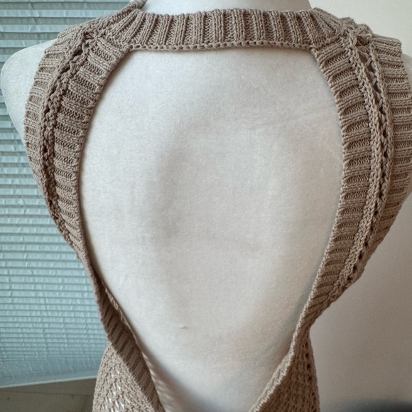 Beach Riot - Picture 5 of 6